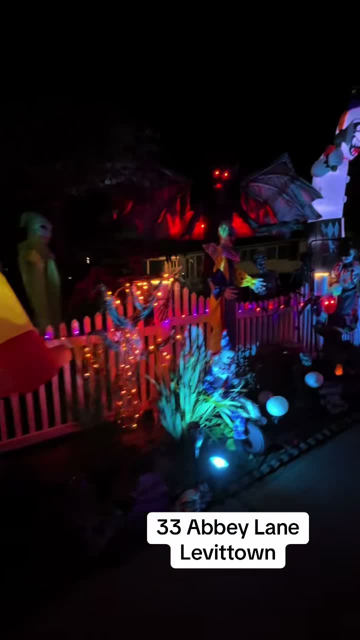 33 Abbey Ln — Levittown