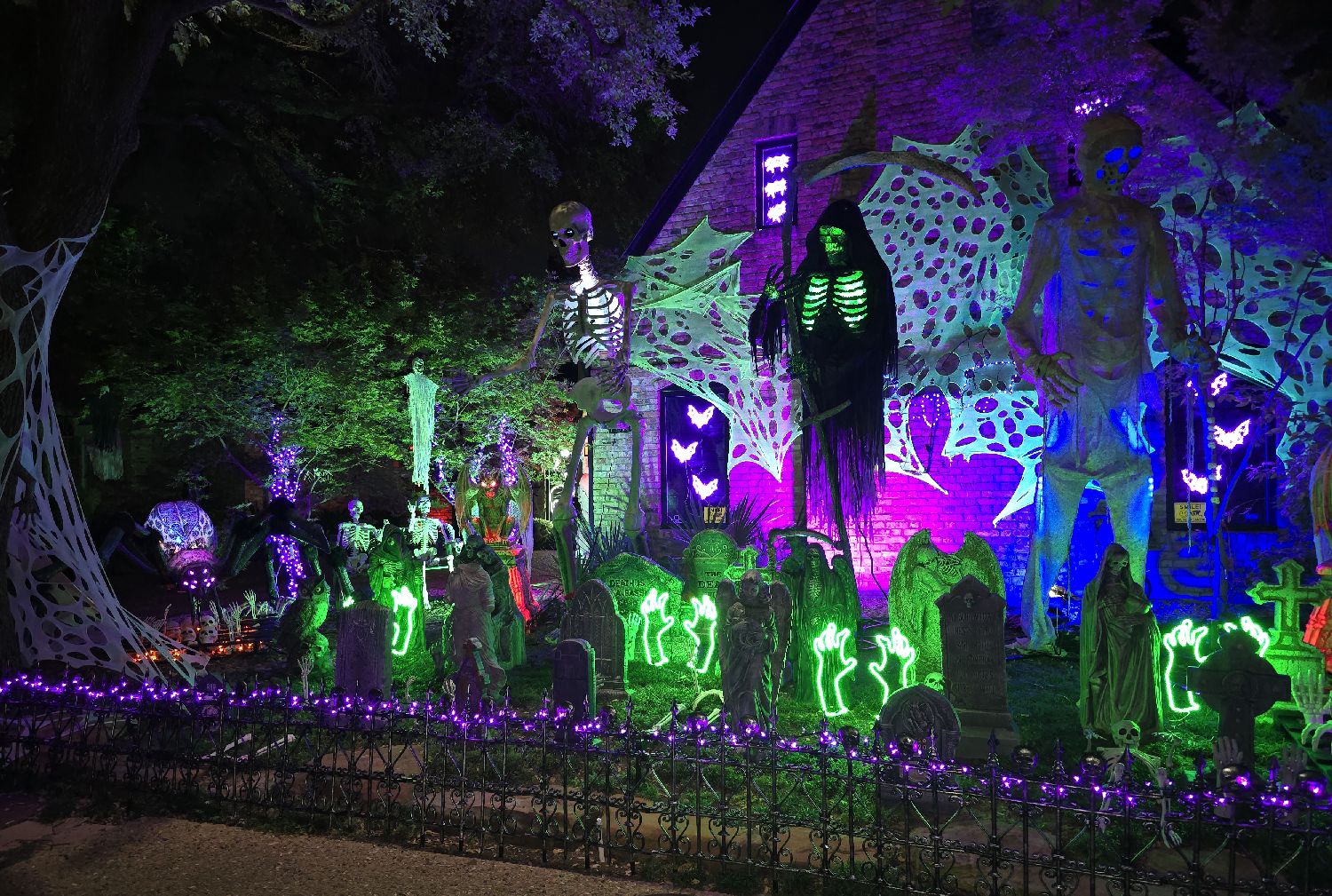 The Hall-O-Ween MAXXING Spook-tacular!