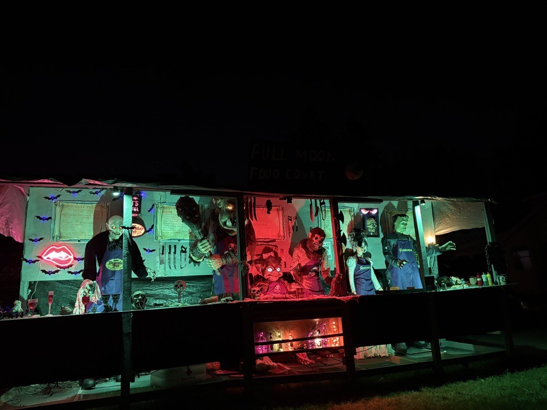 Full Moon Food Court