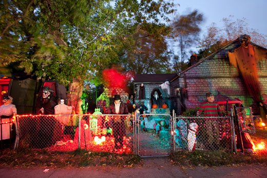 The Glen Rock Haunted House — 15 Roxbury Pl, Glen Rock, NJ 07452 (Home haunt that 'terrifies locals while helping charit