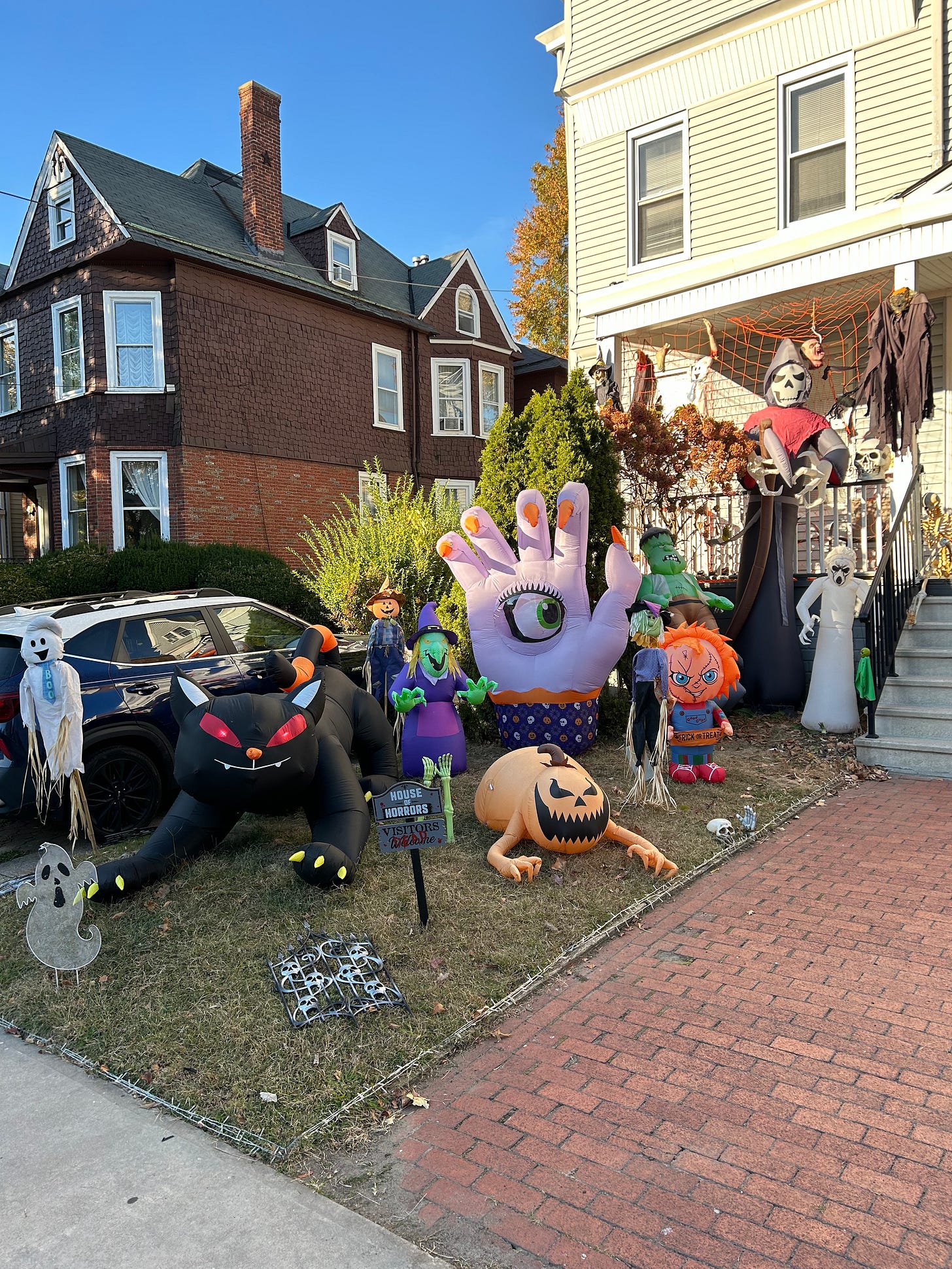 Hawthorne Haunt — 85 Genevieve Ave, Hawthorne (kid-friendly)