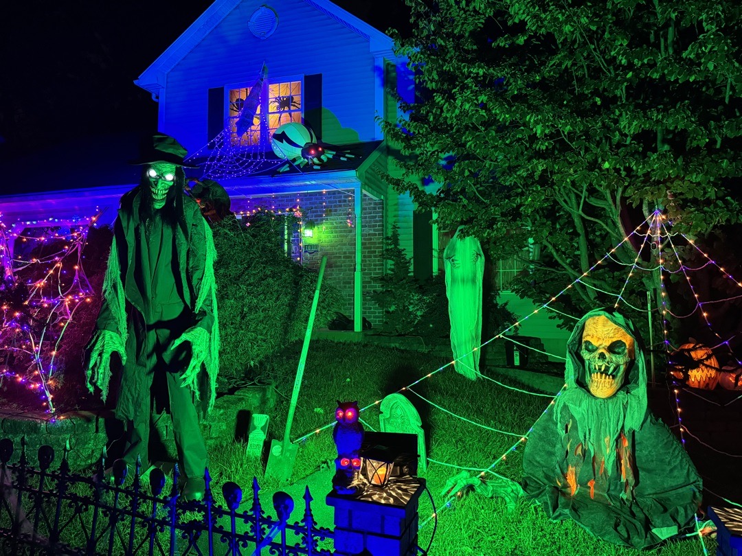 Ghouls In The Graveyard