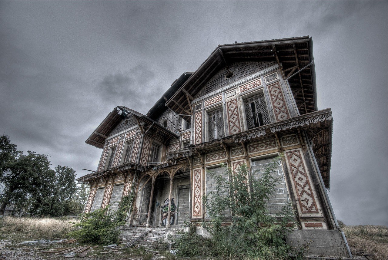 Creekside Manor — through Oct 31