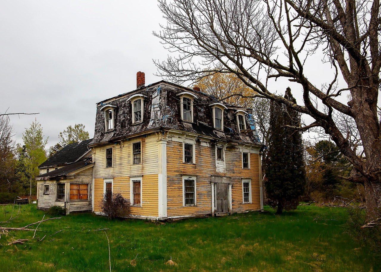 Junkyard Haunted House — weekends in October
