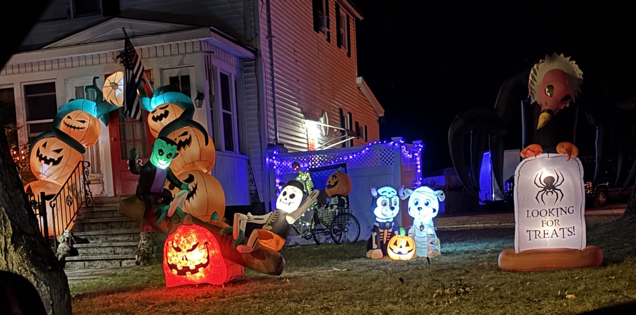 Waldwick Holiday Haunt — 23 Frederick St, Waldwick (Fri nights + nightly viewing)