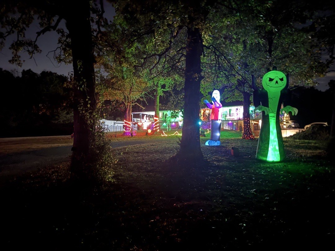“Where the Poseys make Halloween come alive!” 🎃
