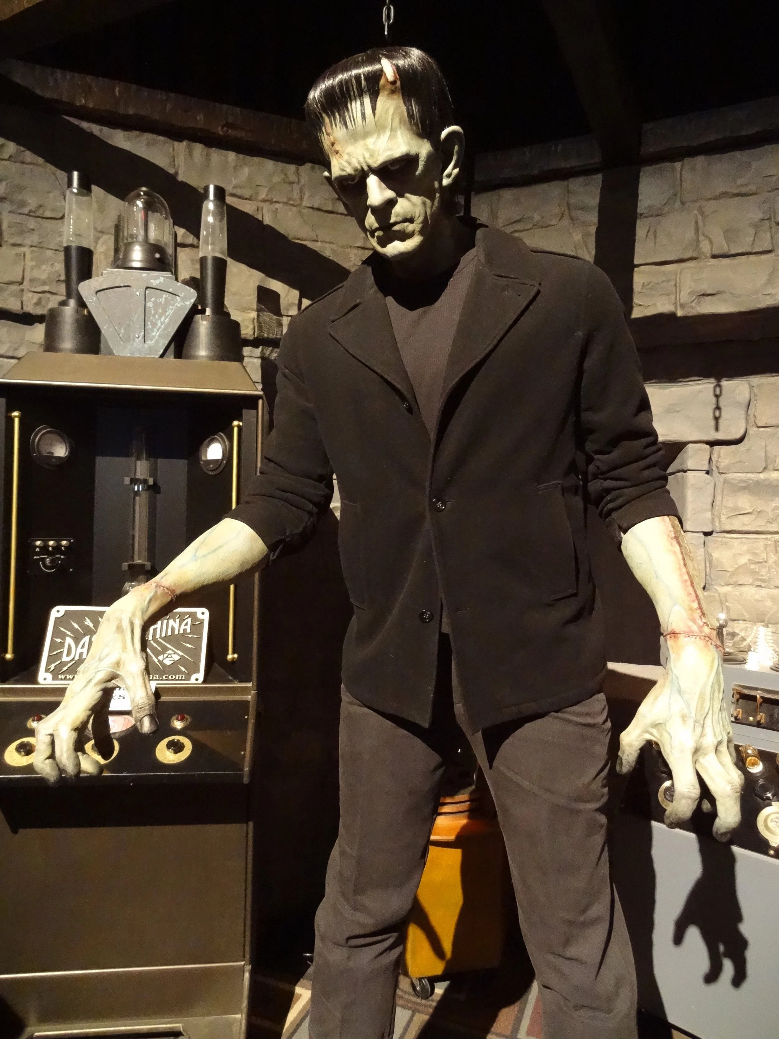 Park Ridge Haunt — 30 Henry Ave, Park Ridge