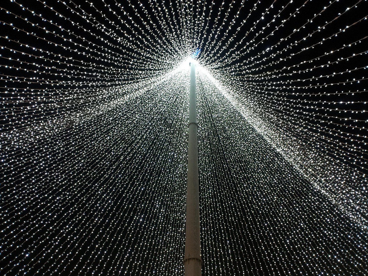 Blinking Light House In Levittown