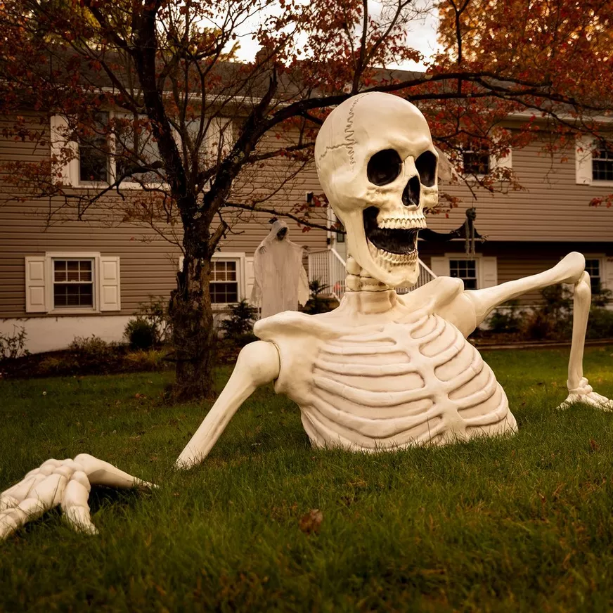 Cresskill Animatronics — 11 Deacon Place, Cresskill (best after dark)