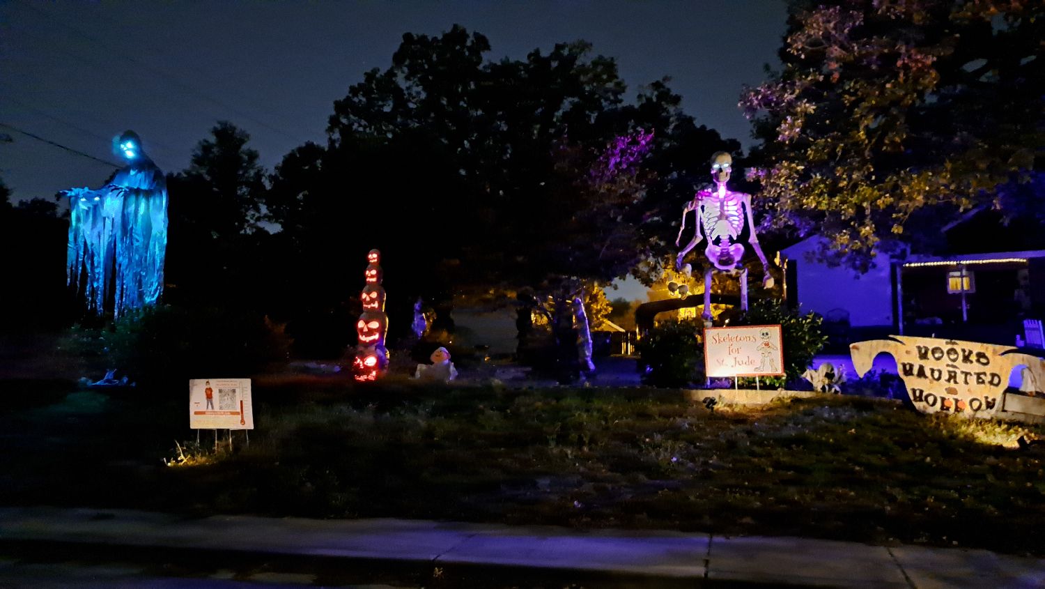 Hook's Haunted Hollow