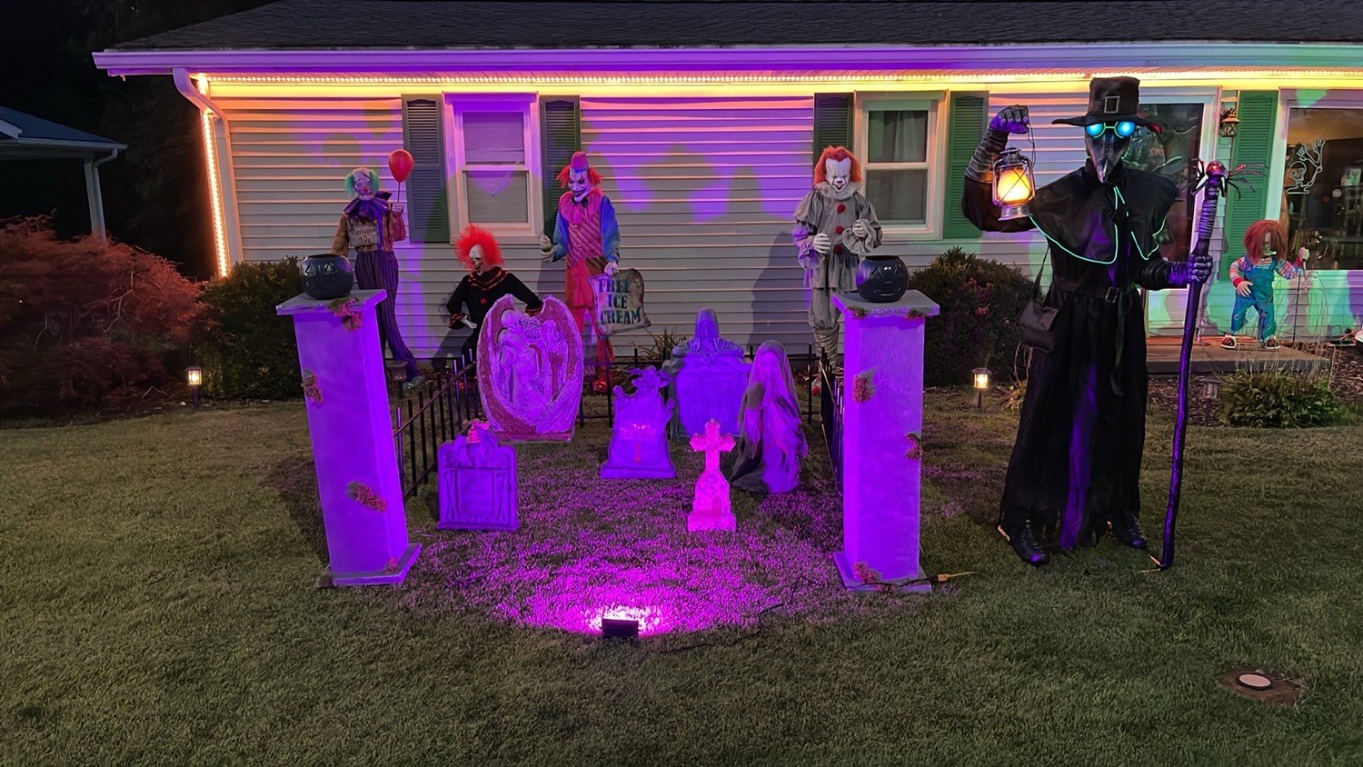 Fairview St. Animatronics