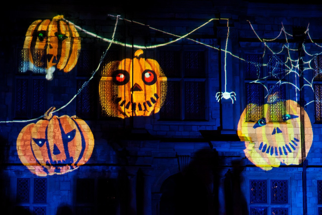 Halloweddings (Halloween Weddings) (Oct 31)