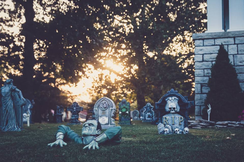 Moonlight Drive Candy Stop and Decorations — Oct 31