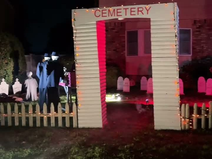 Halloween House Tour: Stop 48 — Boney Cemetery