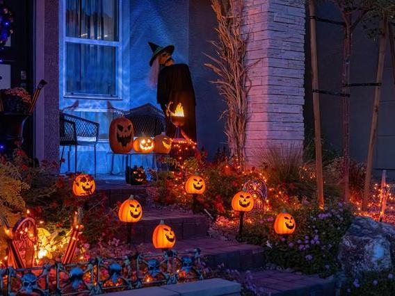 Jeepers on Jensen — 4 Jensen Rd, Nightly 6-10pm
