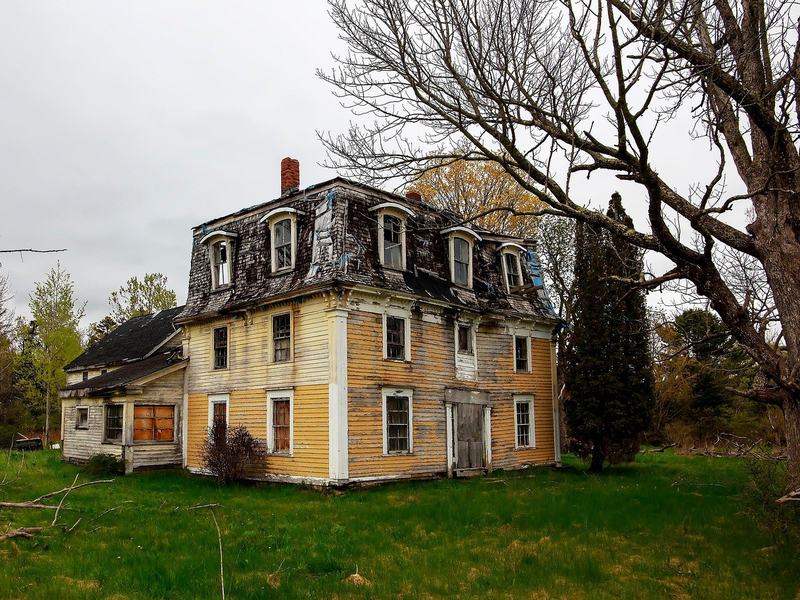 Junkyard Haunted House — weekends in October