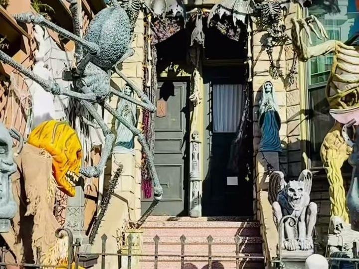 Divisadero Halloween House