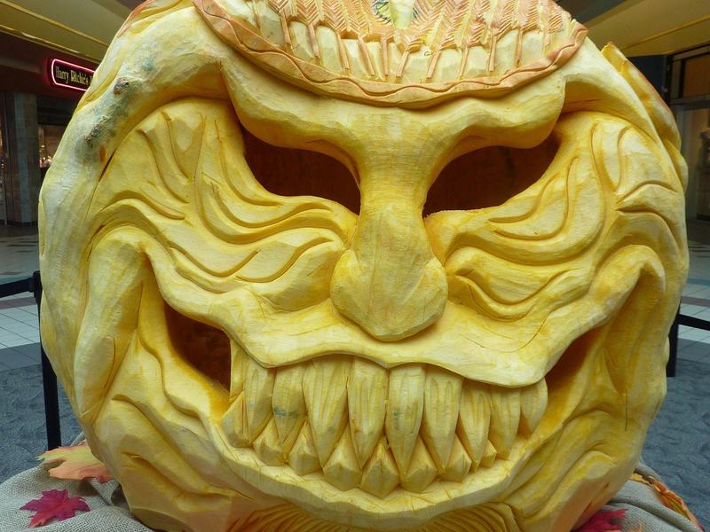 Augustine Pumpkin Skeleton House 🎃