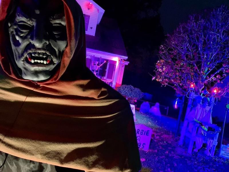 Haunted Summitview Halloween Display