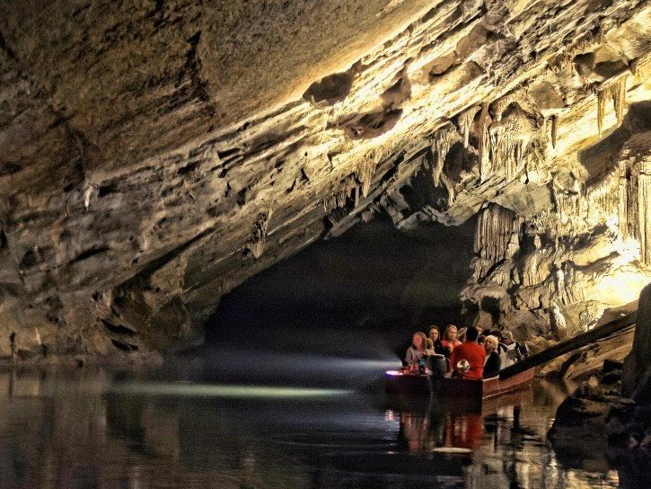 penn’s Cave & Wildlife Park