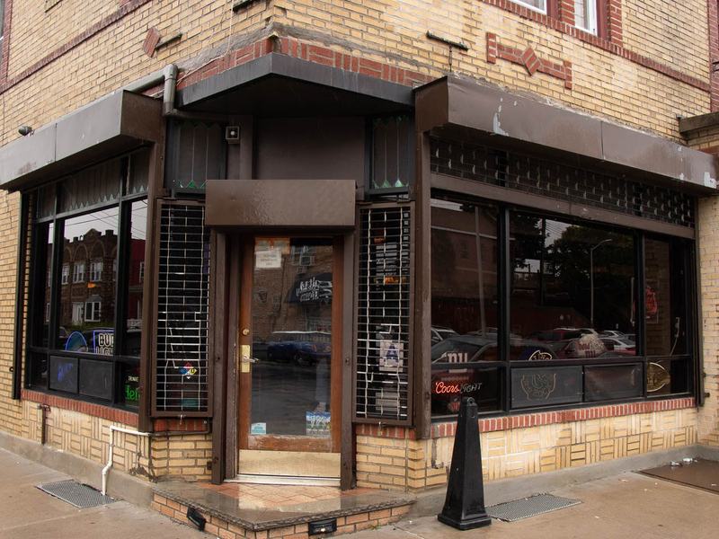 Lee's Tavern — Dongan Hills Pizza Landmark