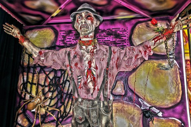 Lamont Street NW Halloween Displays & Block Party - Mount Pleasant