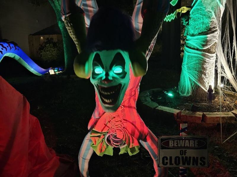 King Family Halloween Display