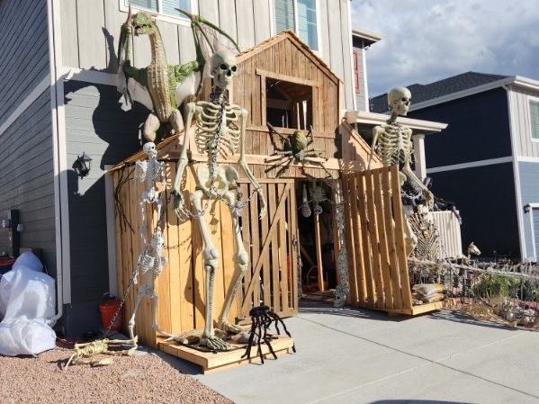 Graveyard Hollow: The Barn of the Cursed Spiders