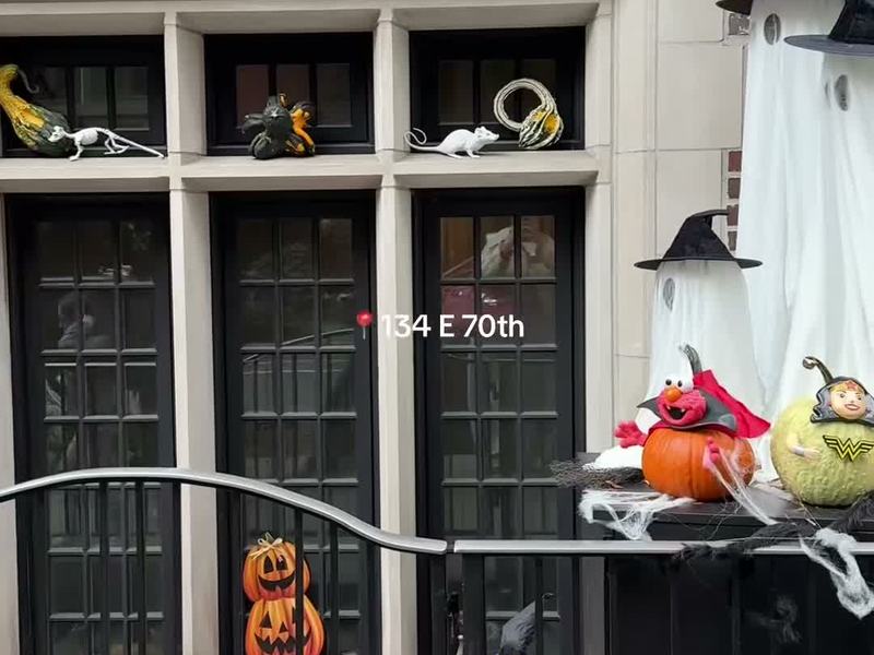Character Pumpkins Townhouse