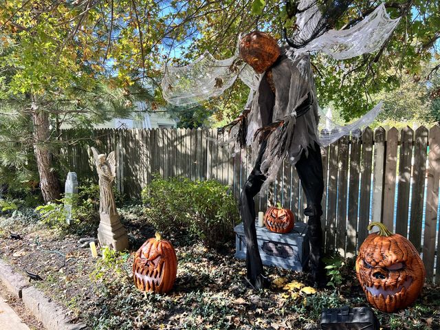 Benitez Family Haunt — 120 Main St, Keyport