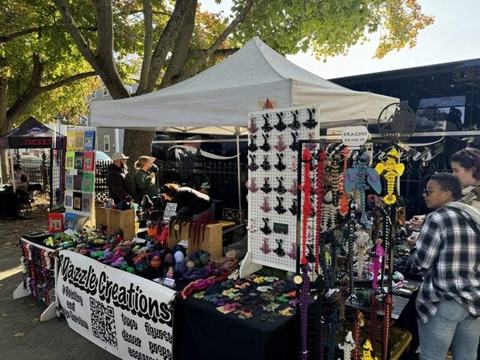 Haunted Happenings Marketplace — Salem Common · Oct 24, 25, 30, 31 · FREE