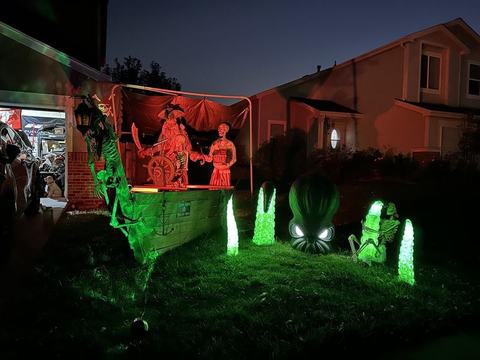 larsen-evans haunted graveyard & Pirate Ship