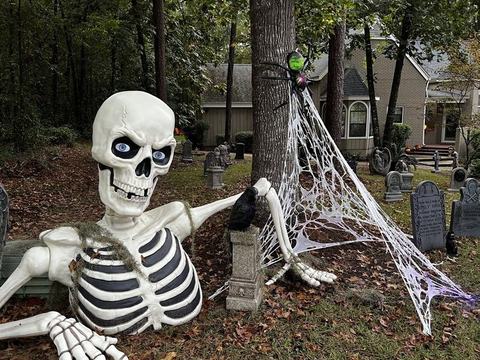 Spooky Manor On Shamrock