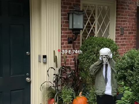 Skeleton Butler Townhouse