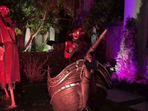 Jack-O'-Lantern House — 1535 Lupton Ave