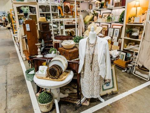 Sleepy Poet Antique Mall