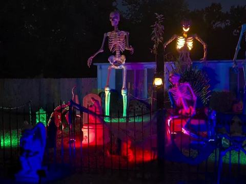 1501 Amberley Forest Road Halloween House