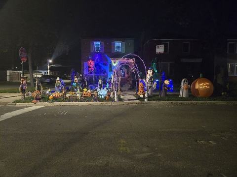Halloween House On 90th