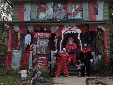 killer clown house