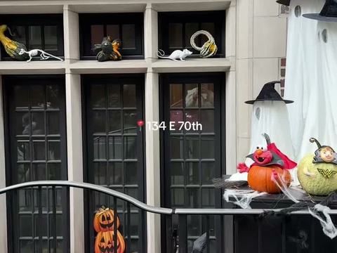 Character Pumpkins Townhouse