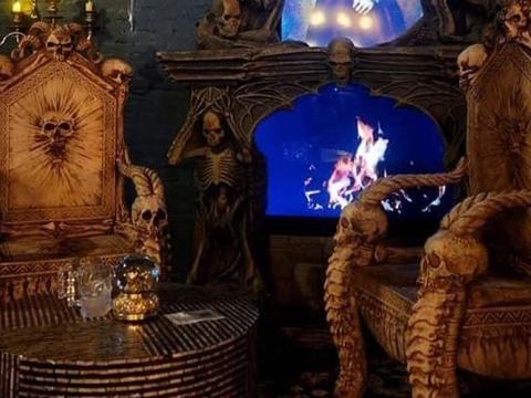 SpookEasy Lounge
