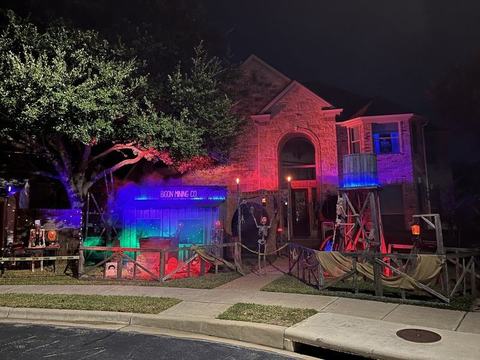 Bigon Halloween Display