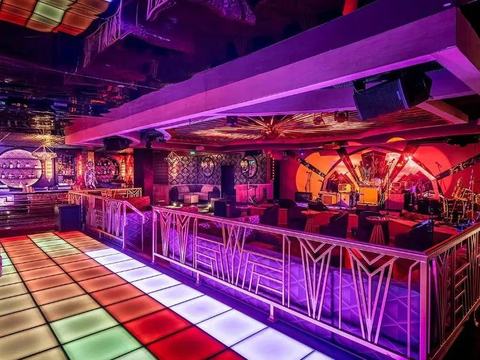 MUZIQUE Fridays — Kiss Kiss Bang Bang · Fri Nov 6