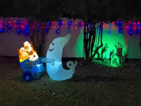 5496 Beaufain Boulevard Halloween House
