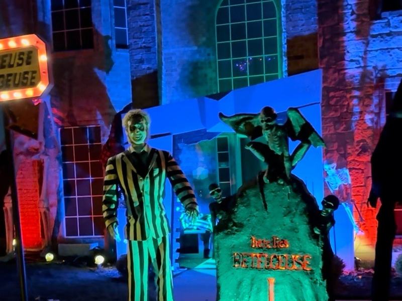 Halloween Icons Haunt House