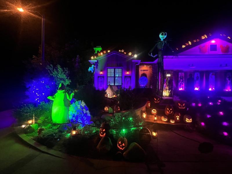 Disney themed haunted mansion display @langranchholidays